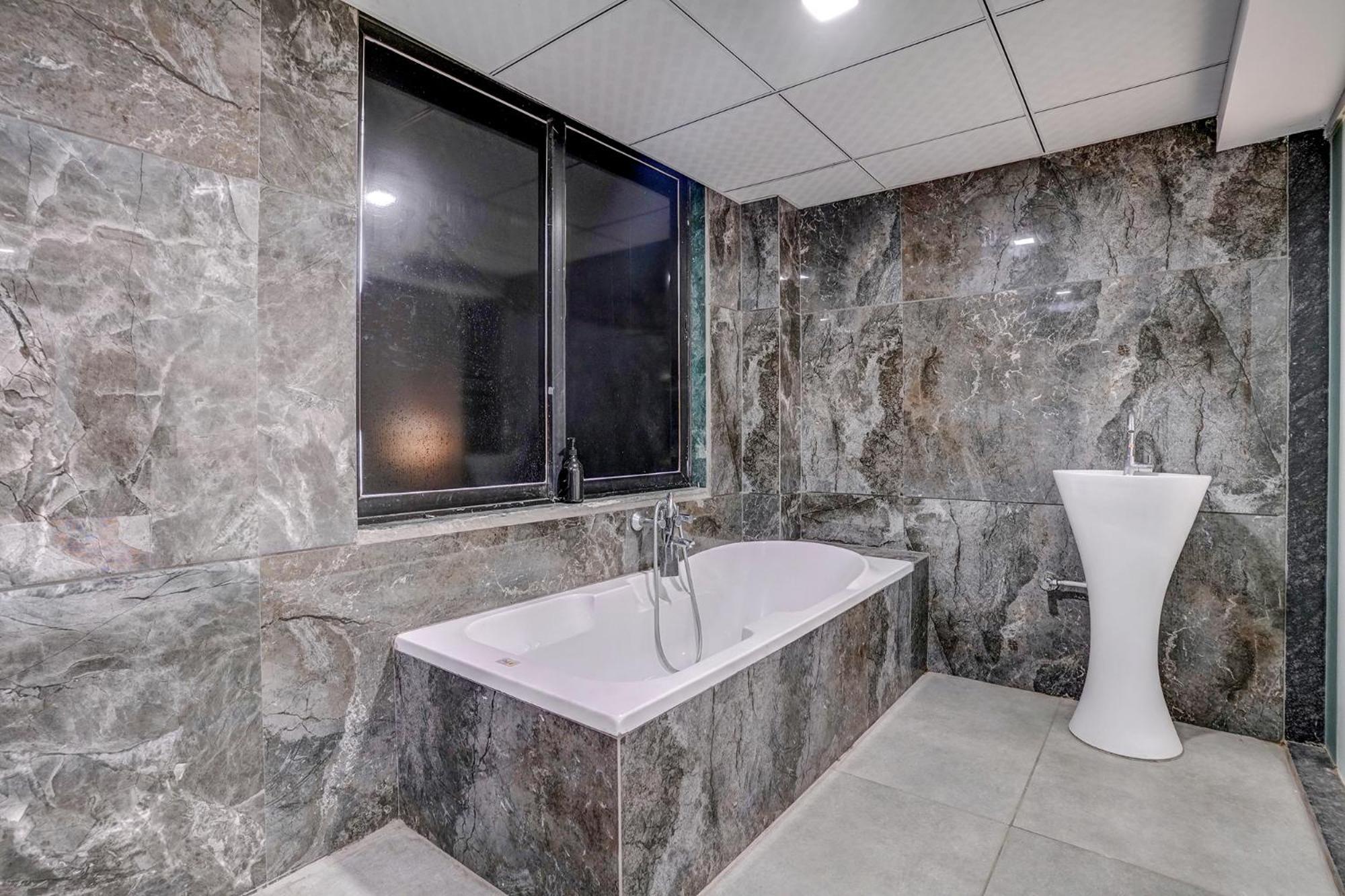 Fabhotel The Valentine - Udhna Road Сурат Экстерьер фото